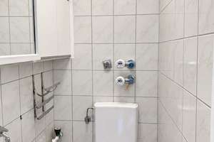 Großzügig wohnen über den Baumwipfeln – Balkon, Einbauküche & Aufzug – 70599 Asemwald, Stuttgart – Vorschaubild 9