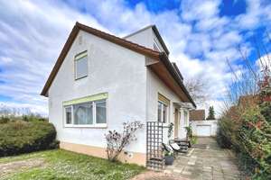 Einziehen - glücklich sein:
Modernisiertes Einfamilienhaus mit XXL-Garten – Die vollständige Adresse der Immobilie erhältst du vom Anbieter., 67454 Haßloch – Vorschaubild 12