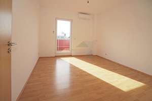 !! City-Penthouse mit Einbauküche, schönem Tageslichtbad, 2 Balkonen und Aufzug !! – Heinrich-Zille-Straße 13, 9111 Zentrum, Chemnitz – Vorschaubild 9
