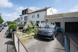 Dieses schöne Mehrfamilienhaus mit 3 Wohnungen sucht Sie als neuen Eigentümer!