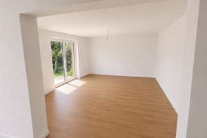 Erstbezug nach hochwertiger Kernsanierung – Moderne Doppelhaushälfte mit XXL-Garage, Dachterrasse un – Schillerstraße 17, 31535 Neustadt am Rübenberge – Vorschaubild 4