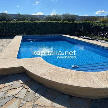 Landhaus mit Pool in der Nähe von Ontario