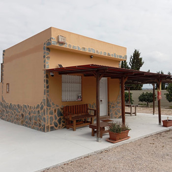 GRUNDSTÜCK MIT HAUS VON 49M² IN ALGUAZAS