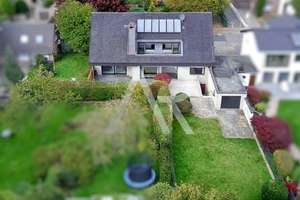 Elegante Stadtvilla in Jülich überzeugt mit ruhiger Lage, sonnigem Grundstück, Galerie und eigenem P – Die vollständige Adresse der Immobilie erhältst du vom Anbieter., 52428 Jülich – Vorschaubild 1