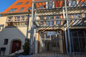 Schöne 2-Zi-EK-Wohnung, Terrasse, EBK im frisch sanierten Denkmal im Stadtzentrum