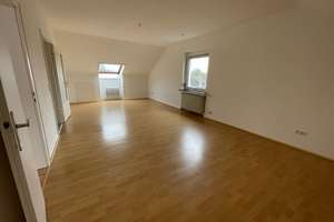 gehobene 1 Zimmer-Dachgeschosswohnung in Gräfrath