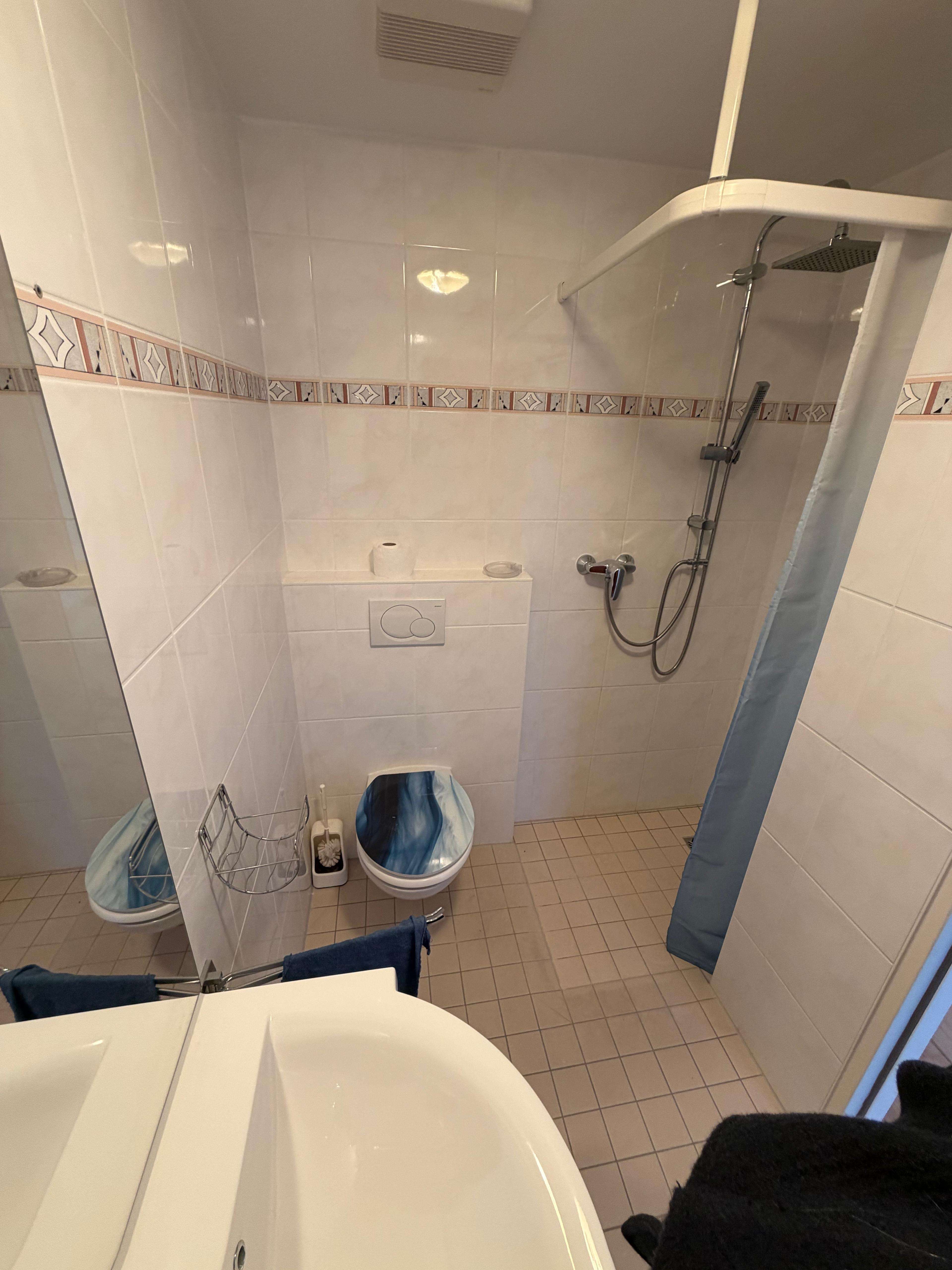 Immobilie in Gmund - Seenahe Wohnung mit Südbalkon und Einzelgarage  - Bild 0