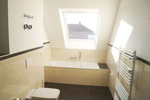 Viel Platz im Dachgeschoss! + Loggia + Parkett + Wanne & Dusche + Fußbodenheizung + PKW-Stellplatz – 4155 Gohlis-Süd, Leipzig – Vorschaubild 5
