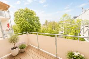 Große helle 2-Raum-Wohnung mit Balkon & Fahrstuhl