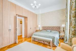 Großzügige 8-Zimmer-Altbauwohnung - Nur 200 Meter zum Kurfürstendamm – Die vollständige Adresse der Immobilie erhältst du vom Anbieter., 10789 Charlottenburg, Berlin – Vorschaubild 7