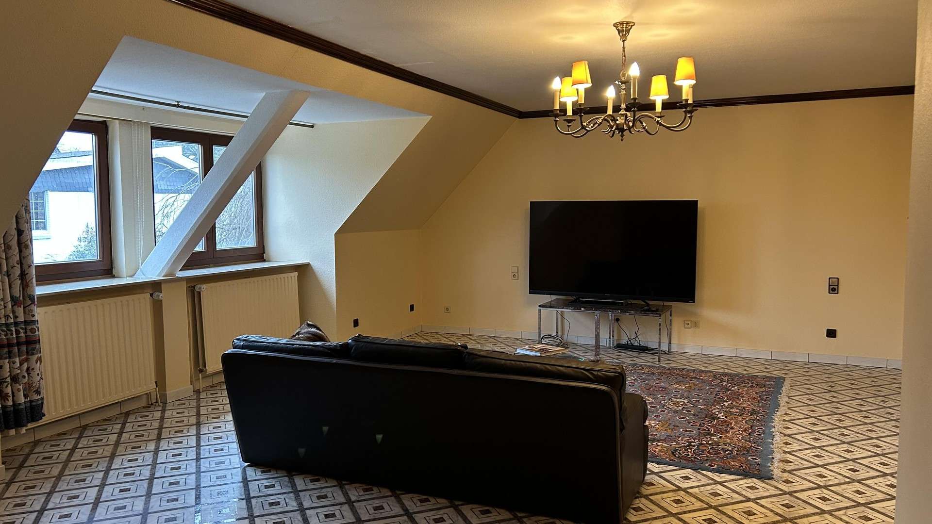 Immobilie in Tangstedt - Attraktive Doppelhaushälfte mit 9 Zimmern in ruhiger Südlage - Bild 4