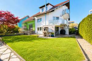 Schönes Zweifamilienhaus (Bj. 1998) in sonniger Feldrandlage von Altdorf – Die vollständige Adresse der Immobilie erhältst du vom Anbieter., 71155 Altdorf – Vorschaubild 2