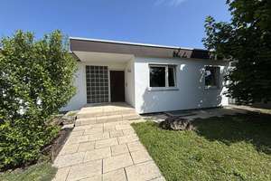 Bungalow mit großer Terrasse, Garten und Doppelgarage! – Die vollständige Adresse der Immobilie erhältst du vom Anbieter., 71665 Vaihingen an der Enz – Vorschaubild 1