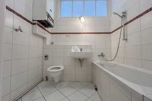 HELLE 2-ZIMMER-WOHNUNG MIT BALKON I DIELENBODEN I GEPFLEGT I RUHIG I PROVISIONSFREI – Holsteinische Straße 13, 10717 Berlin – Vorschaubild 11