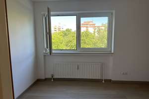 Provisionsfrei: Ruhige 3-Zimmer-Wohnung am Westkreuz mit Loggia und viel Grün – Reichenaustraße 9, 81243 Aubing-Süd, München – Vorschaubild 6