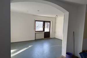 Zweite Chance am Europakanal –  Renovierungsbedürftiges Einfamilienhaus mit viel Platz in Dambach – Die vollständige Adresse der Immobilie erhältst du vom Anbieter., 90768 Dambach, Unterfürberg, Fürth – Vorschaubild 2