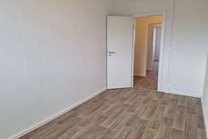 Ab 15.05.2026*Frisch renovierte 5 Zimmer-Wohnung im Hochparterre, 2 Bäder und Balkon! – Ringstraße 133, 4209 Grünau-Mitte, Leipzig – Vorschaubild 8