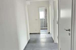 Erstbezug nach Sanierung: 3 Zi-Sonnenwohnung mit Balkon, ruhig und doch zentral gelegen – Die vollständige Adresse der Immobilie erhältst du vom Anbieter., 42719 Wald, Solingen – Vorschaubild 2