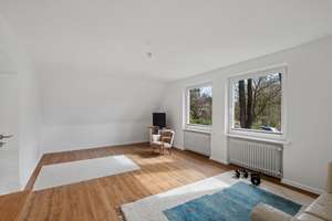Großzügiges Einfamilienhaus, Garten & Wellnessbereich – viel Platz für die ganze Familie – Die vollständige Adresse der Immobilie erhältst du vom Anbieter., 22559 Rissen, Hamburg – Vorschaubild 13