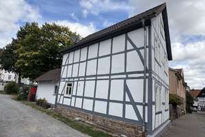Charmantes Fachwerkhaus mit Neubaucharakter in direkter Innenstadtlage von Höxter – Die vollständige Adresse der Immobilie erhältst du vom Anbieter., 37671 Höxter – Vorschaubild 2