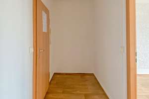 Single-Bude mit Einbauküche & Dusche & Balkon & Aufzug – Wilhelm-Firl-Straße 28, 9122 Markersdorf, Chemnitz – Vorschaubild 8