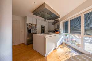 STILVOLLE 3-ZIMMER-WOHNUNG IN EXPONIERTER DRESDNER PREMIUMLAGE – Die vollständige Adresse der Immobilie erhältst du vom Anbieter., 1324 Bühlau/Weißer Hirsch, Dresden – Vorschaubild 4