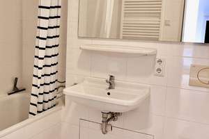Charmante und sonnige 3-Zimmer-Wohnung in Schwabing – Die vollständige Adresse der Immobilie erhältst du vom Anbieter., 80797 Schwere-Reiter-Straße, München – Vorschaubild 9
