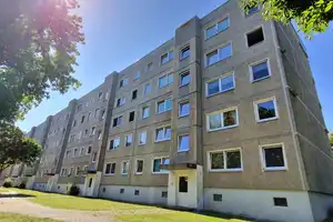 Familien aufgepasst: schöne 4-Raum-Wohnung mit idealem Grundriss. – Karl-Laux-Str. 11, 1219 Dresden – Vorschaubild 1
