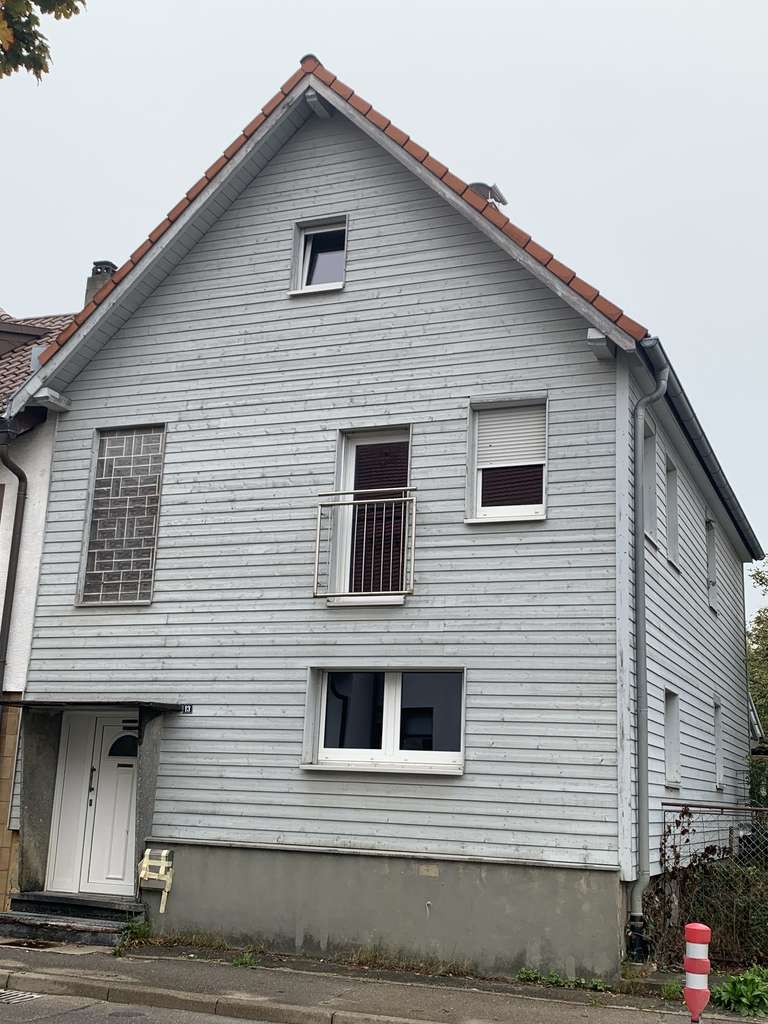 Immobilie in Erkenbrechtsweiler - Renovierungsbedürftiges Haus mit Garten - ideal für Investoren und Handwerker - Bild 0