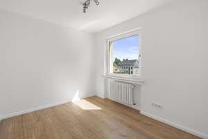 Modern saniert & lichtdurchflutet – stilvolle 3-Zimmer-Wohnung mit neuer Einbauküche und Balkon – Hausdorffstraße 1, 53129 Kessenich, Bonn – Vorschaubild 5