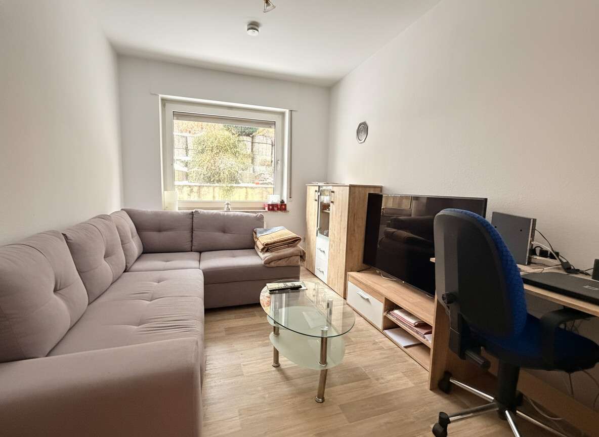 Immobilie in Horn-Bad Meinberg - Großzügiges 2-Familienhaus in Hanglage mit Dachterrasse, Loggia und 4 Garagen - Bild 1