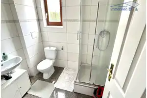 Edel ausgebautes Zweifamilienhaus: Gewerbepotenzial, Erweiterungsmögl. und Bauland - 15% Rendite! – Augsburg (Kreis) – Vorschaubild 33