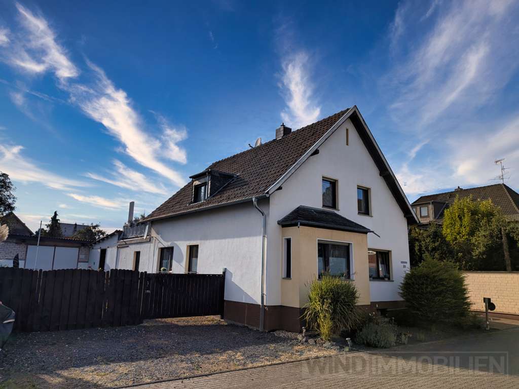 Freistehendes 2-Parteienhaus mit Hof, Halle, Scheune, und viel Potenzial in ruhiger Lage in Walberbe