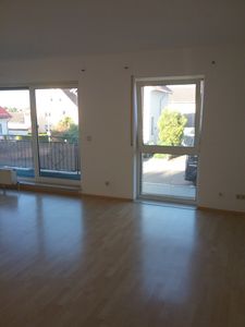 Sonnendurchflutete 3-Zimmer-Wohnung in Klein-Winternheim, Feldrandlage