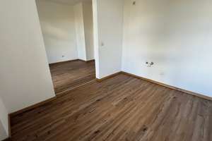 2. OG / Laminat /  Wanne+Dusche+Fenster /  zwei Balkon u.v.m. – Jahnstraße 57, 9126 Lutherviertel, Chemnitz – Vorschaubild 14