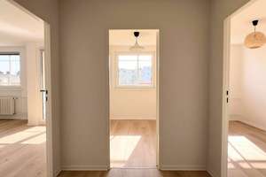 Bezugsfreie + käuferprov.freie 2-Zi.-Whg. mit Balkon + Aufzug in SPANDAU + 2025 teilsaniert + Garage – Pfefferweg 6, 13589 Falkenhagener Feld, Berlin – Vorschaubild 3