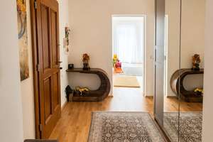 Ein Zuhause der Extraklasse – 4 Zimmer mit maßgefertigten Einbauten! – Mühlsteige 37, 89073 Mitte, Ulm – Vorschaubild 2