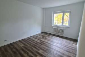 2 Zimmer Wohnung mit Balkon in Berlin-Lankwitz – Siemensstr. 63, 12247 Lankwitz, Berlin – Vorschaubild 3