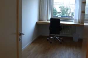 Helle, freundliche und sanierte 3-Zimmer-Wohnung mit Balkon und Tiefgaragenstellplatz – Lamontstraße 19, 81679 Altbogenhausen, München – Vorschaubild 5