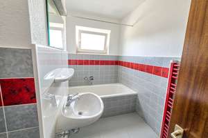 Braunschweig: Vermietete 2-Zimmer-Wohnung mit Loggia – Renovierungsobjekt mit viel Potenzial. – Die vollständige Adresse der Immobilie erhältst du vom Anbieter., 38120 Weststadt, Braunschweig – Vorschaubild 4