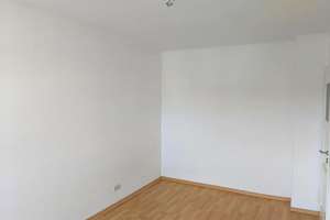Freundliche 2-Zimmer-Wohnung im 1.OG mit Laminatboden & Badewanne * Möbel können übernommen werden – Dohnaer Straße 81, 1219 Leubnitz-Neuostra, Dresden – Vorschaubild 6