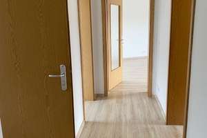 Charmante 3-Zimmer-Etagenwohnung in Krefeld – 66 m² mit Badfenster und Vinylboden – Hinsbecker Straße 22, 47804 Benrad-Süd, Krefeld – Vorschaubild 3