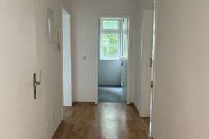 Charmante 2-Raum-Altbauwohnung mit Balkon in Dresden-Kaditz – Rankestr. 28, 1139 Kaditz, Dresden – Vorschaubild 2