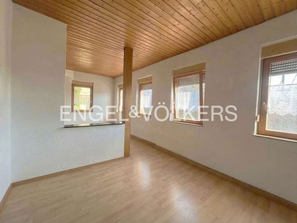 Immobilie in Böbingen an der Rems - Solides MFH mit Altbaucharme & Sanierungsbedarf in Böbingen - Bild 1