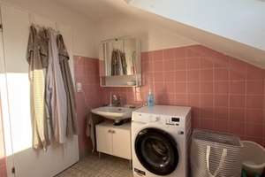 Wohnen in Tübingen: Dachgeschosswohnung mit 75 m² in ruhiger Lage – Hornkopfstraße 23, 72070 Hagelloch, Tübingen – Vorschaubild 2