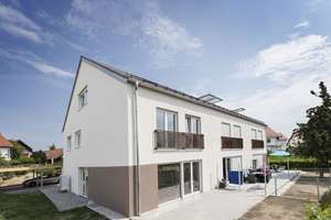 Modernes großzügiges Reihenmittelhaus mit Garten, Carport und Außenstellplatz – Hörenzhauser Straße 2a, 85386 Eching – Vorschaubild 3