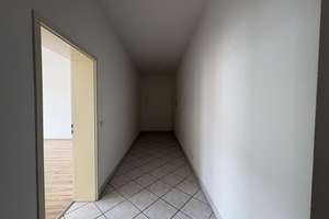 Große Drei-Raum-Wohnung mit Balkon in zentraler Lage - Zwickau  – Bahnhofstraße 60, 8056 Mitte-West, Zwickau – Vorschaubild 6
