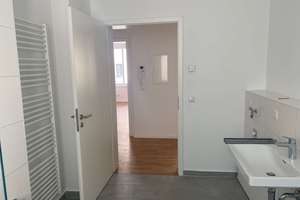 Hochwertige Wohnung mit Balkon, Wanne, Dusche, Fußbodenheizung & Einbauküche! Stellplatz möglich! – Albert-Schmidt-Straße 1, 6110 Südliche Innenstadt, Halle (Saale) – Vorschaubild 23