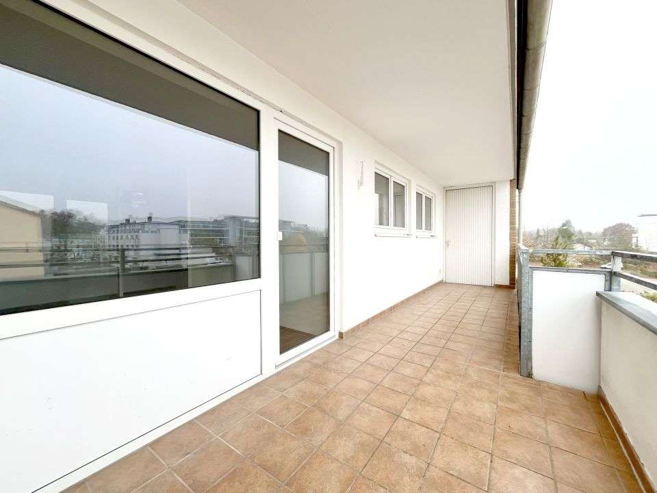 Großzügige 4-Zimmer-Wohnung mit 3 Balkonen in Krailling – Renovierungsobjekt mit Potenzial, Starnberg Kreis – Bild 3