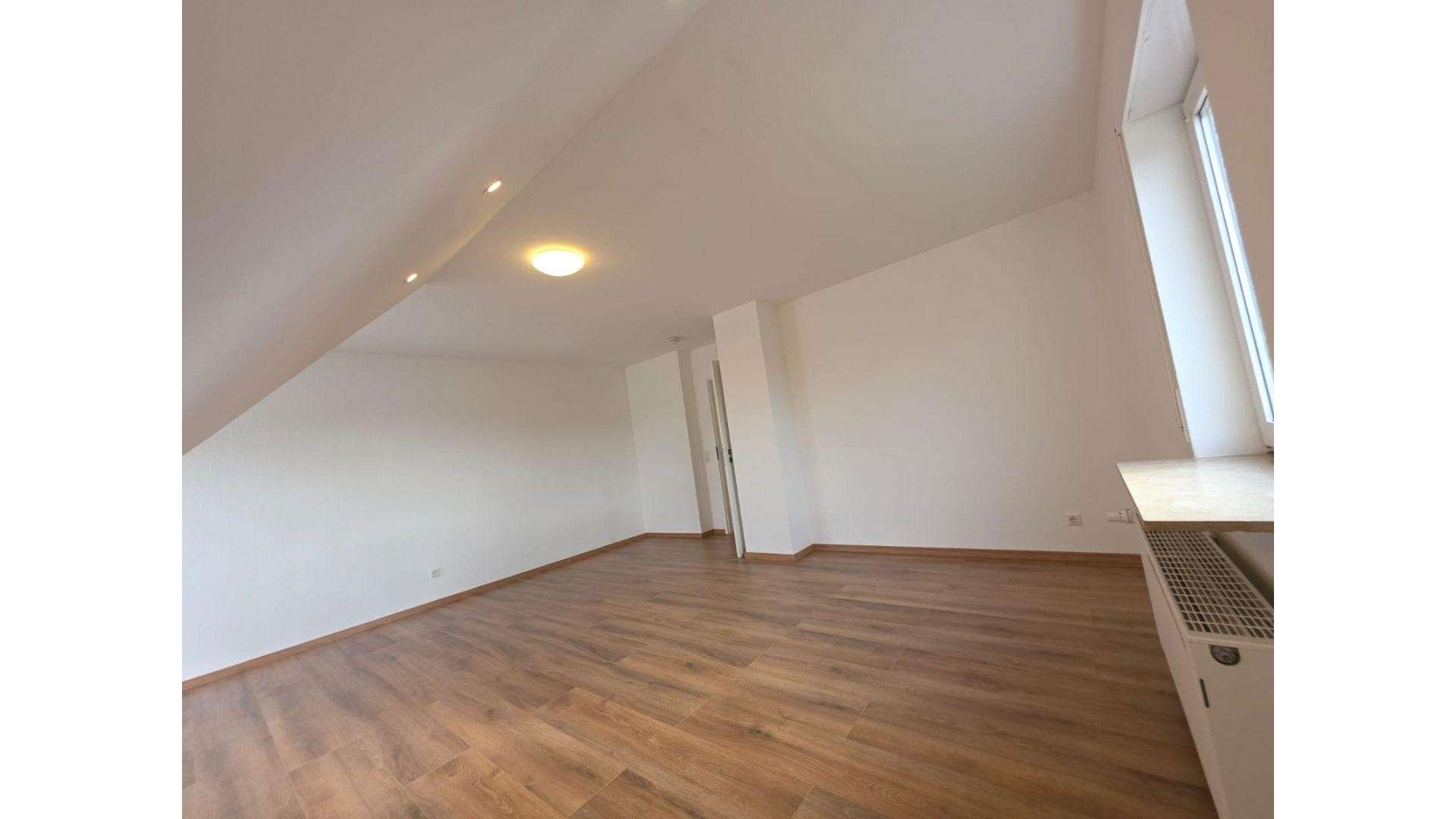 Immobilie in Offenbach an der Queich - Wohngefühl 95m²: Sanierte Maisonette | EBK | 2 Stellplätze | 125kWh | 950€ Mietwert! - Bild 5